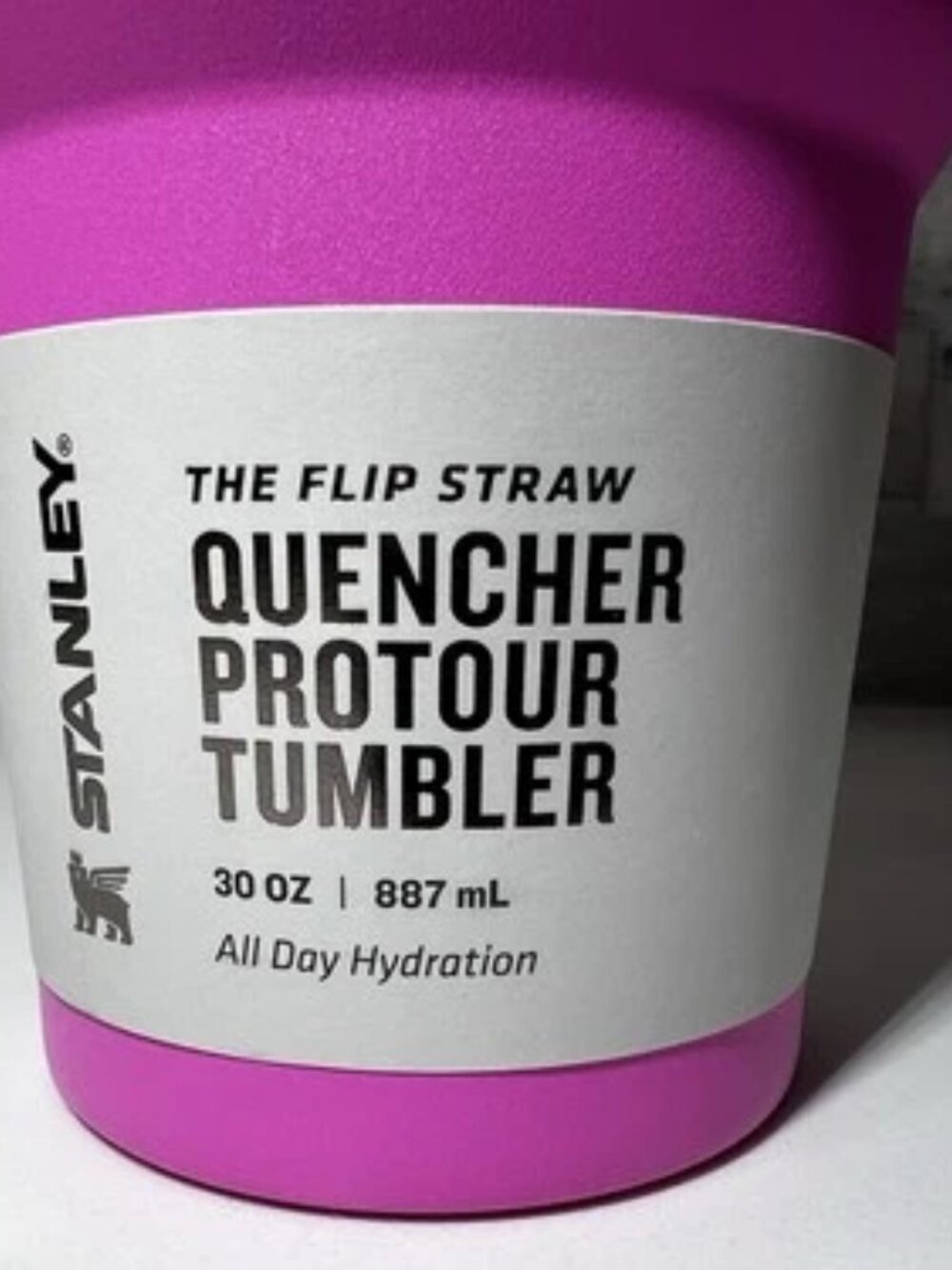 Stanley Vitalize Tote & 30 oz Quencher ProTour Flipstraw Tumbler HOT PINK Combo - Picture 8 of 8